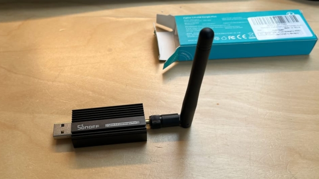 Home Assistant Green mit Zigbee-USB-Stick